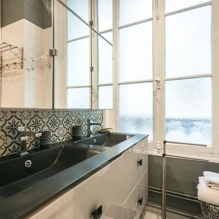 Apartment Beautiful Next To Invalides Paris