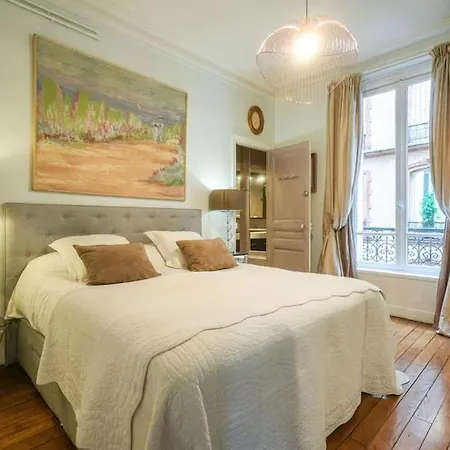 Apartment Beautiful Next To Invalides *